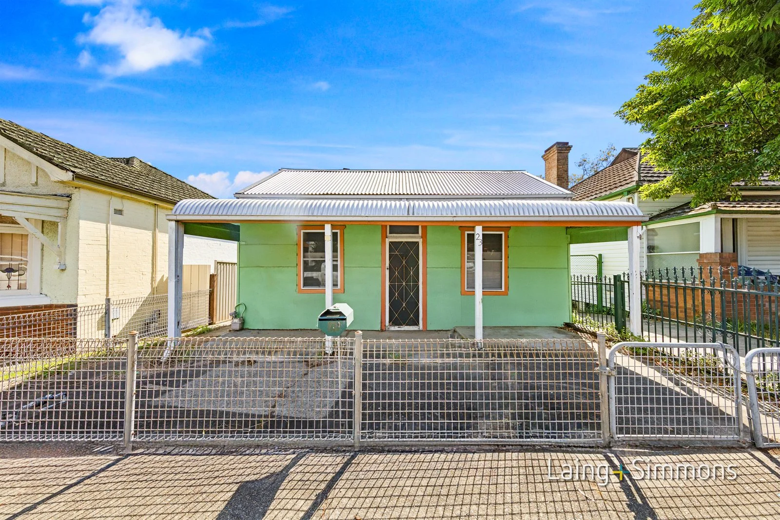 23 Normanby Rd (1/7)