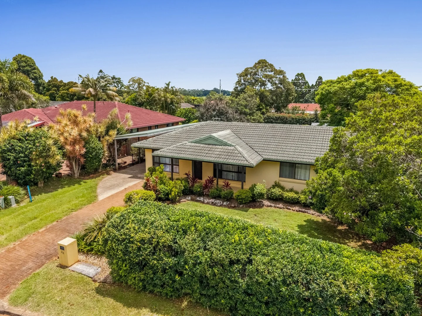 23 Robindale Drive (1/17)