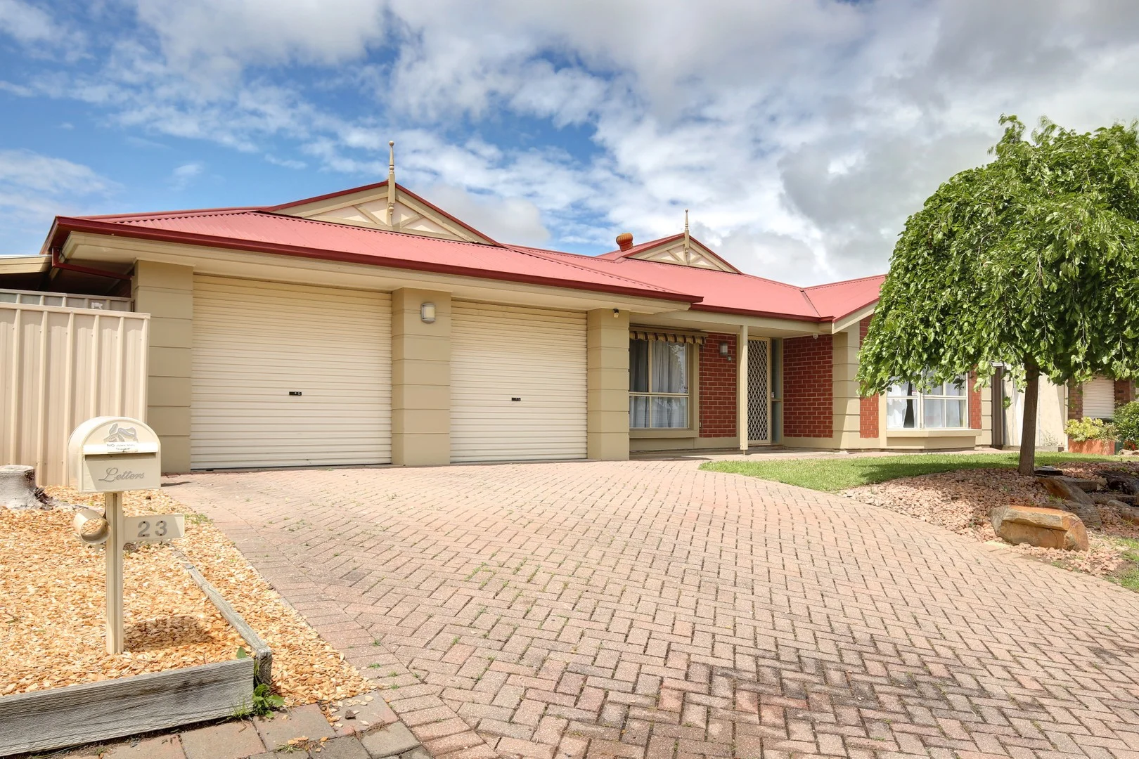23 Talladira Way (1/31)