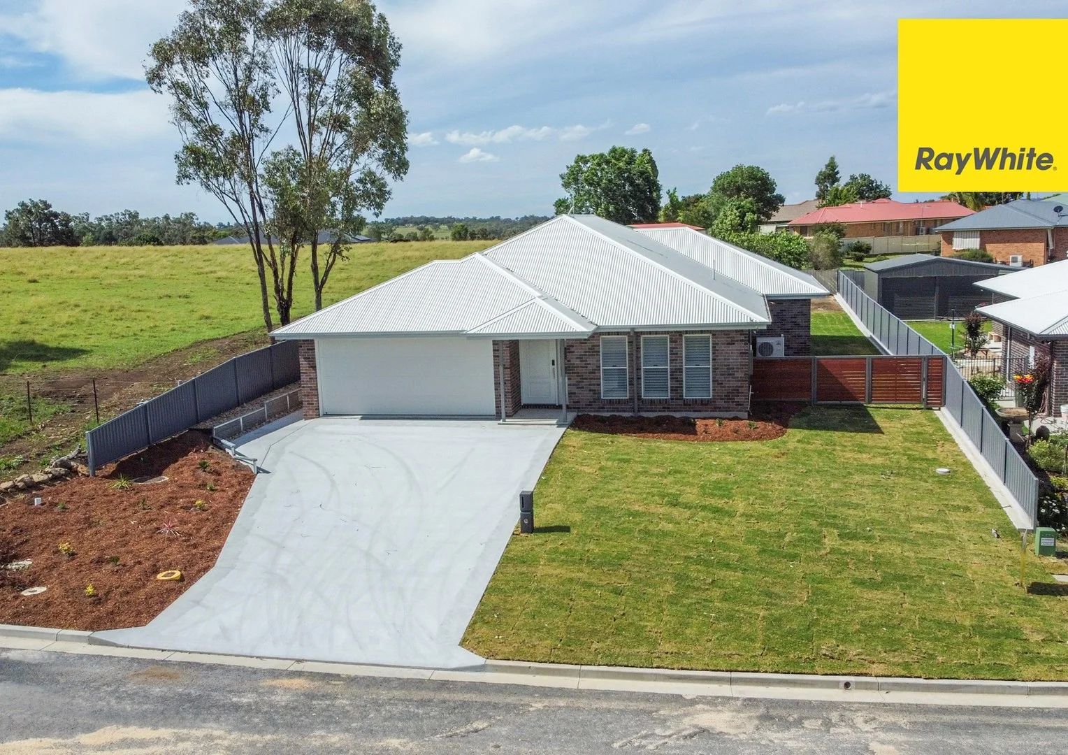 23 Terry Drive (1/19)