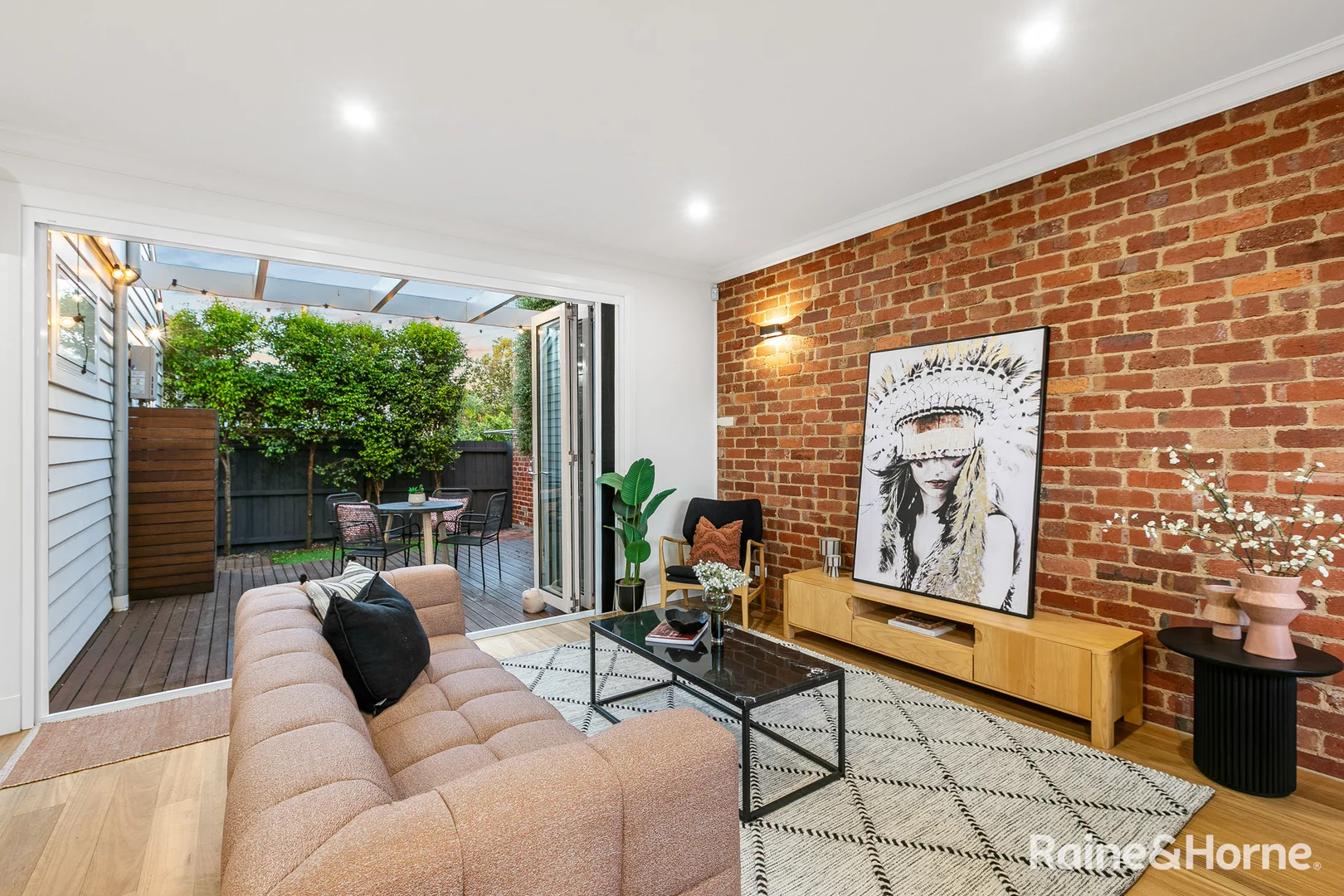 238 Douglas Parade (1/1)