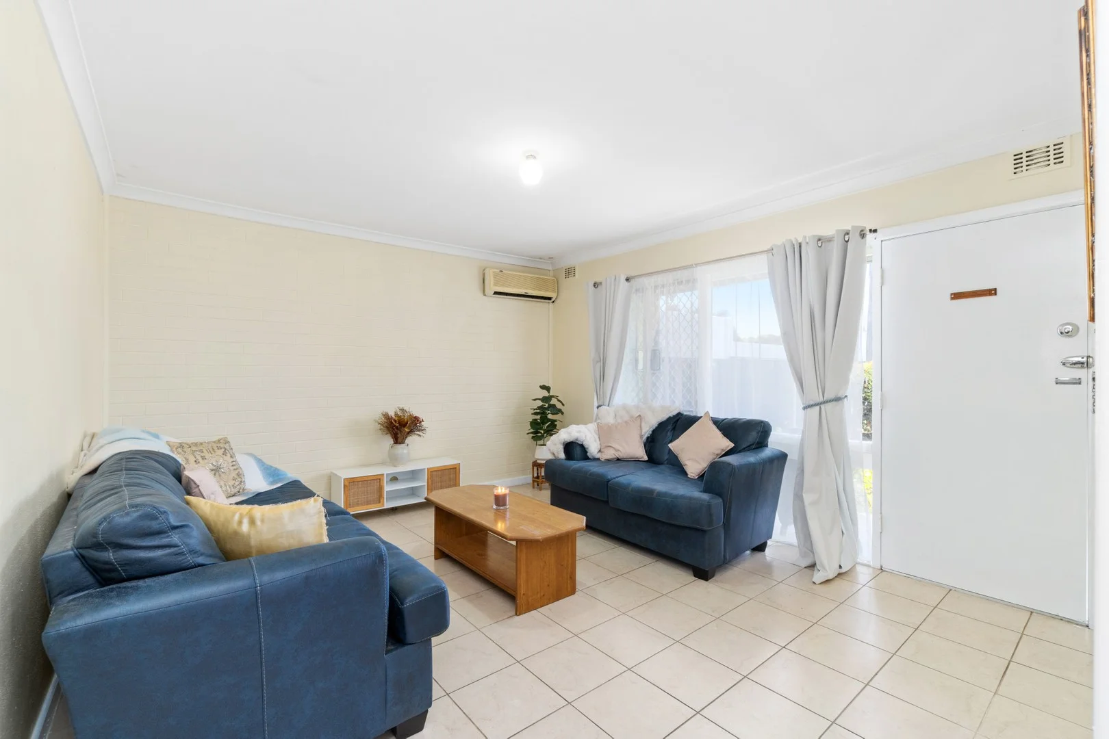 23A Mirrabooka Avenue (1/15)