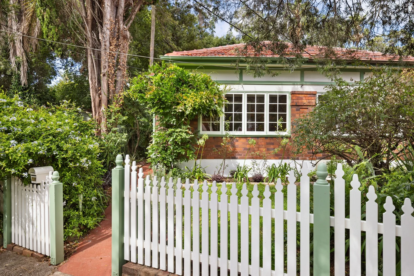 23b Abergeldie Street (1/13)