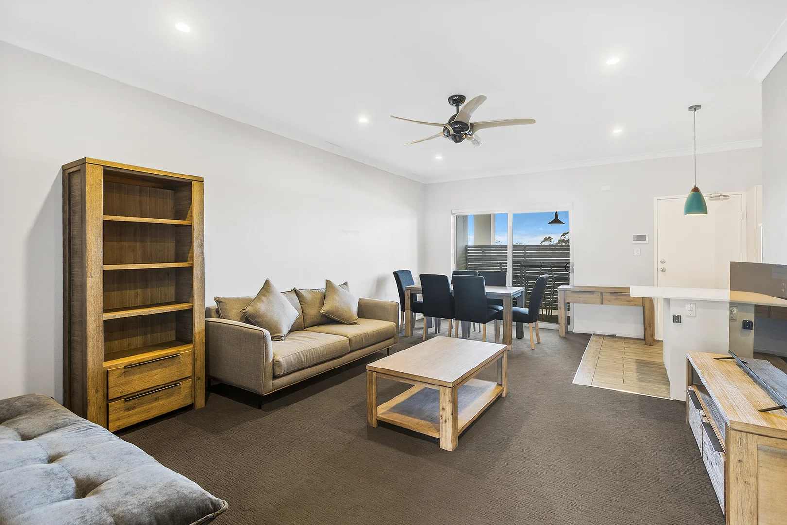24/225-231 Princes Highway (1/7)