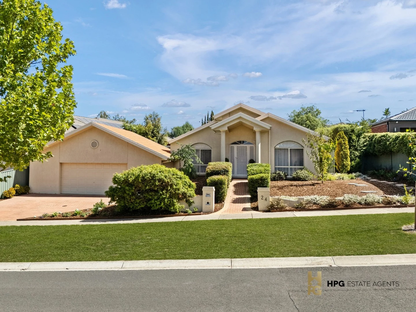 24 Alanbrae Terrace (1/1)