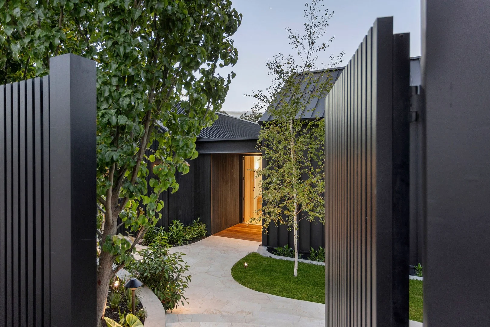 24 Avoca Avenue (1/22)