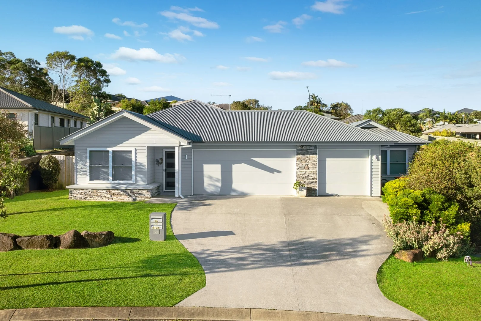 24 Calnan Crescent (1/18)