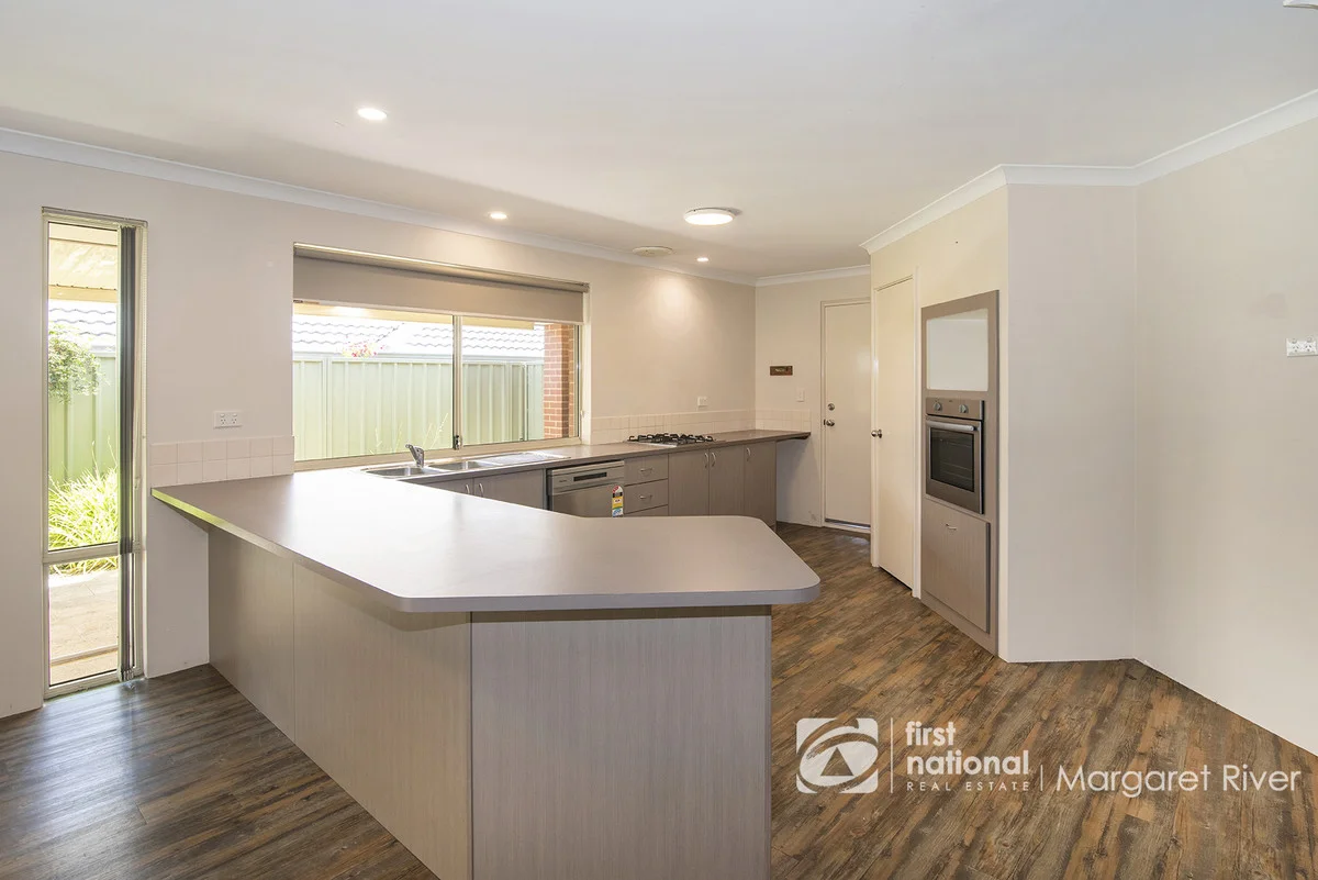 24 Dryandra Drive (1/17)
