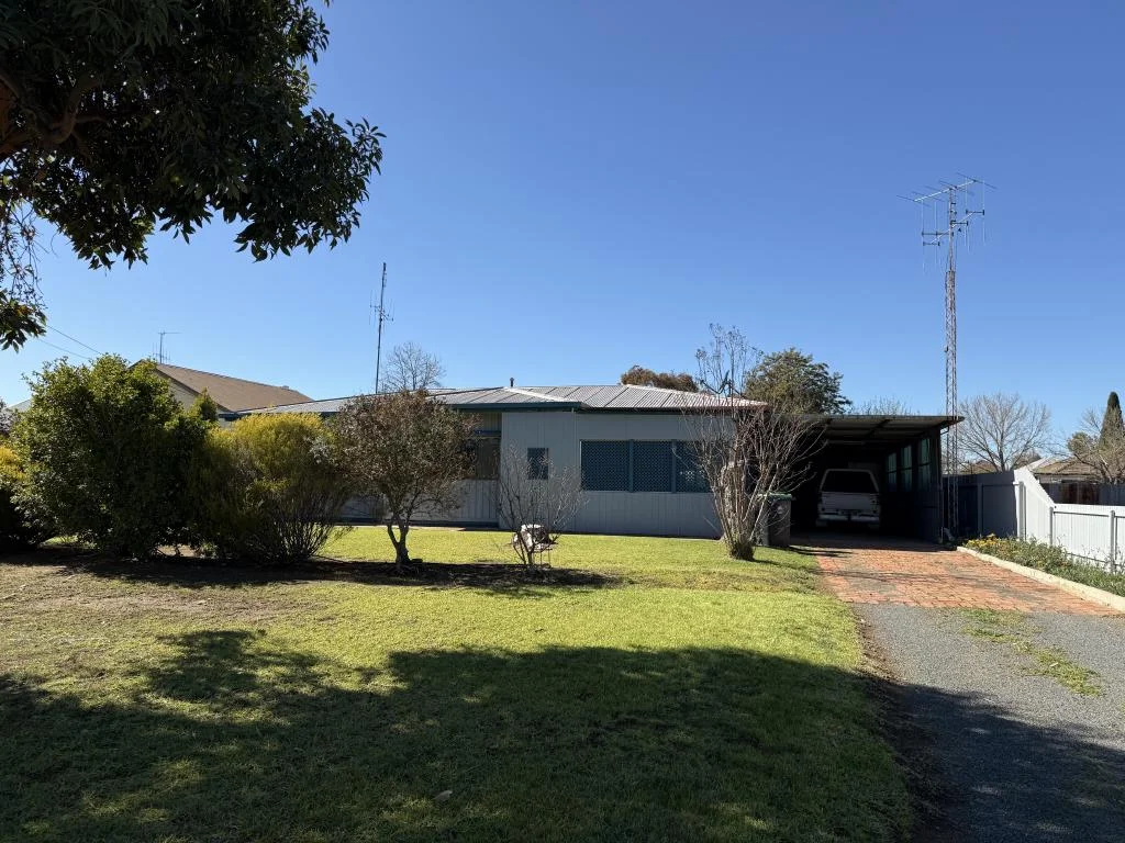 24 Finley Street (1/20)