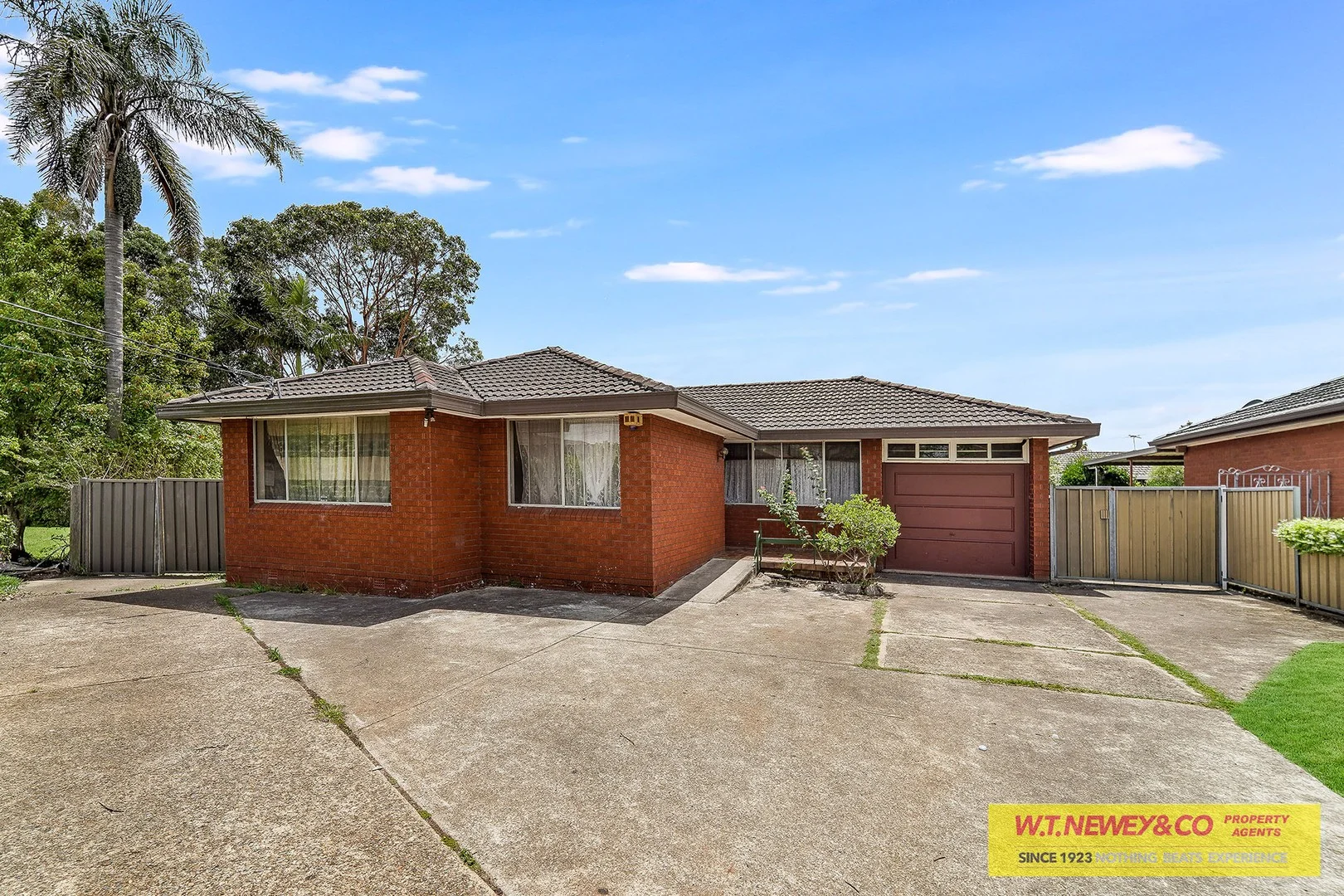 24 Glenbrook Crescent (1/1)