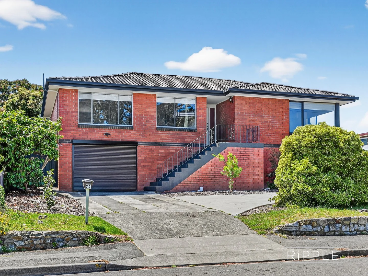 24 Hiern Road (1/29)
