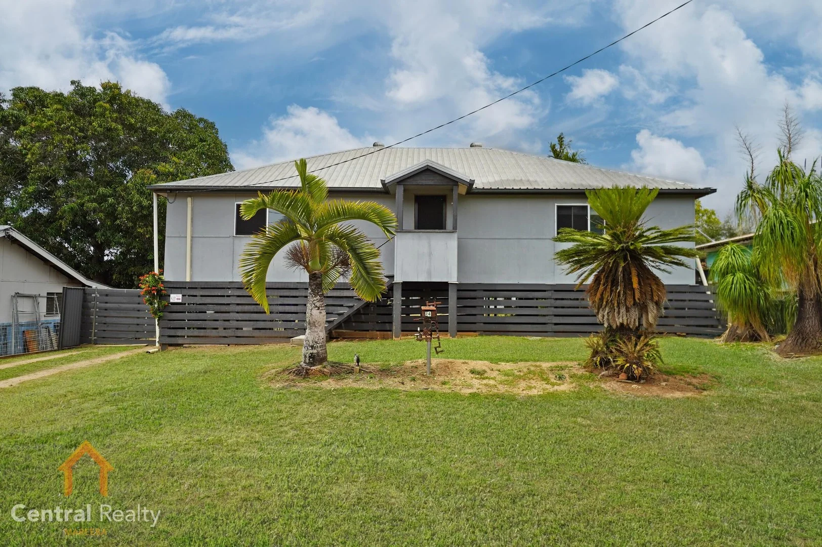 24 Middlemiss Street (1/14)