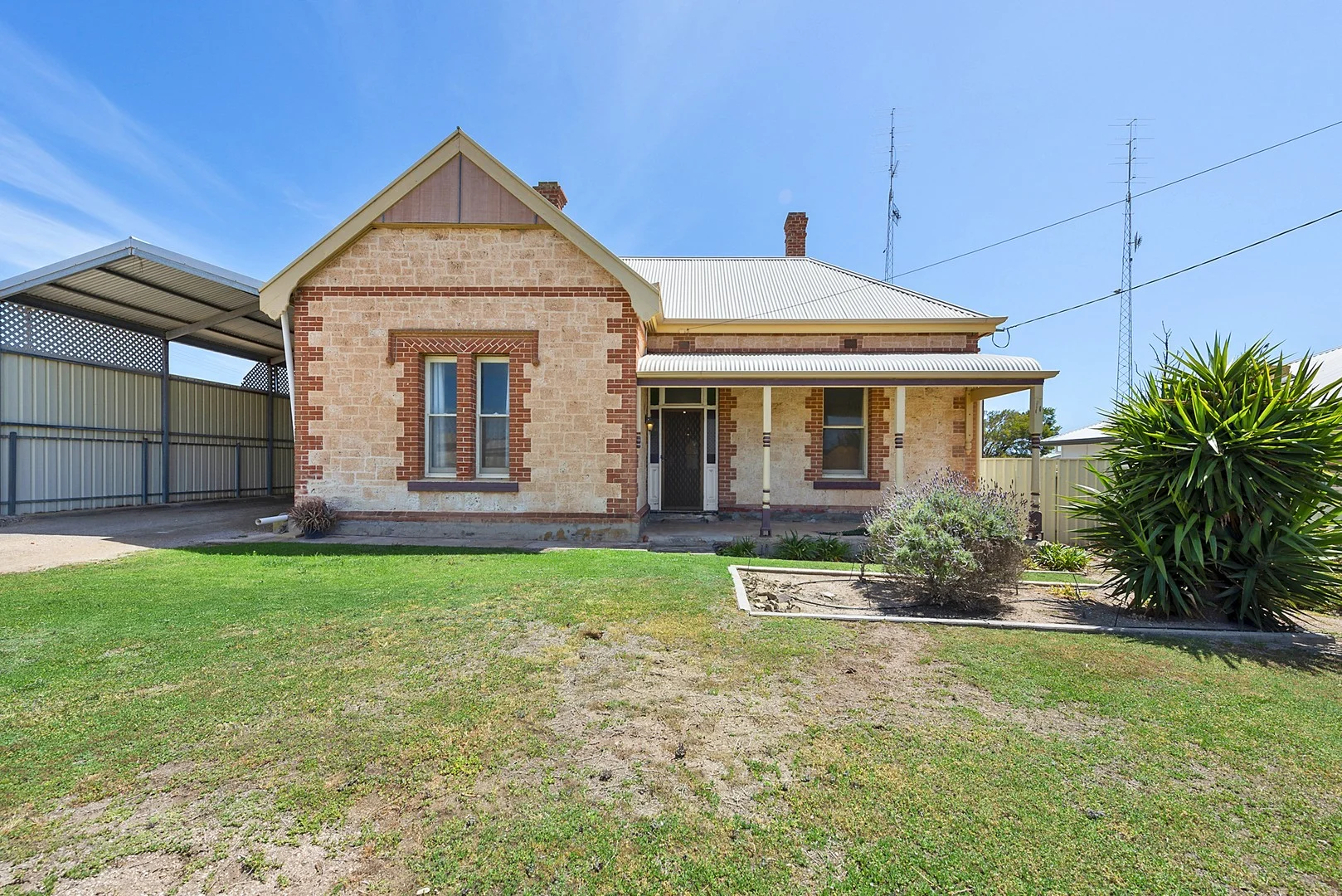 SOLD - $729,000