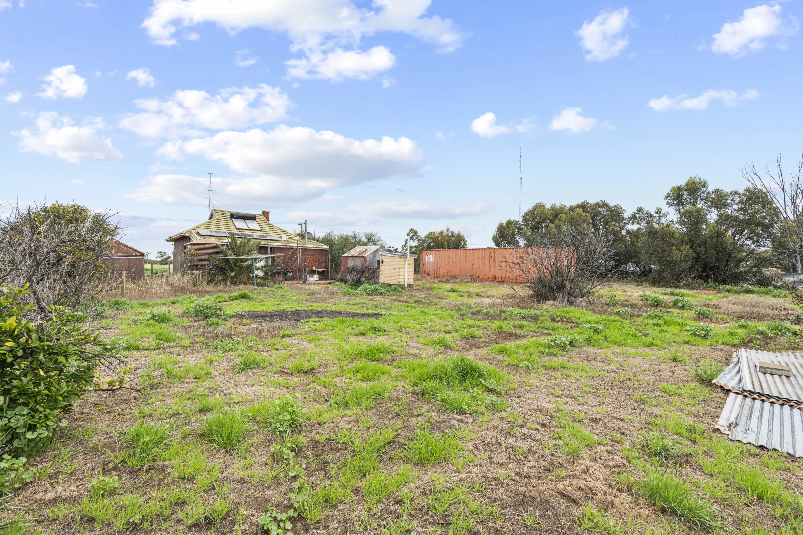 24 South Terrace East - Image 3