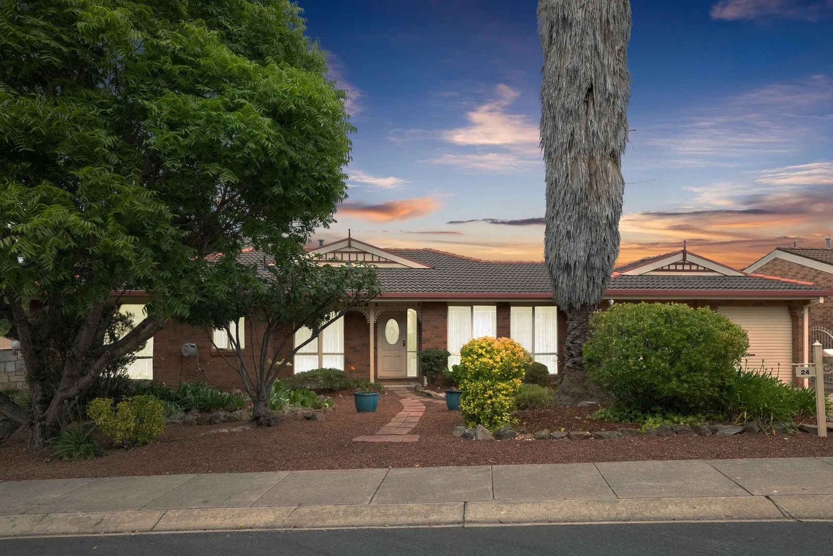24 Warabin Crescent (1/18)