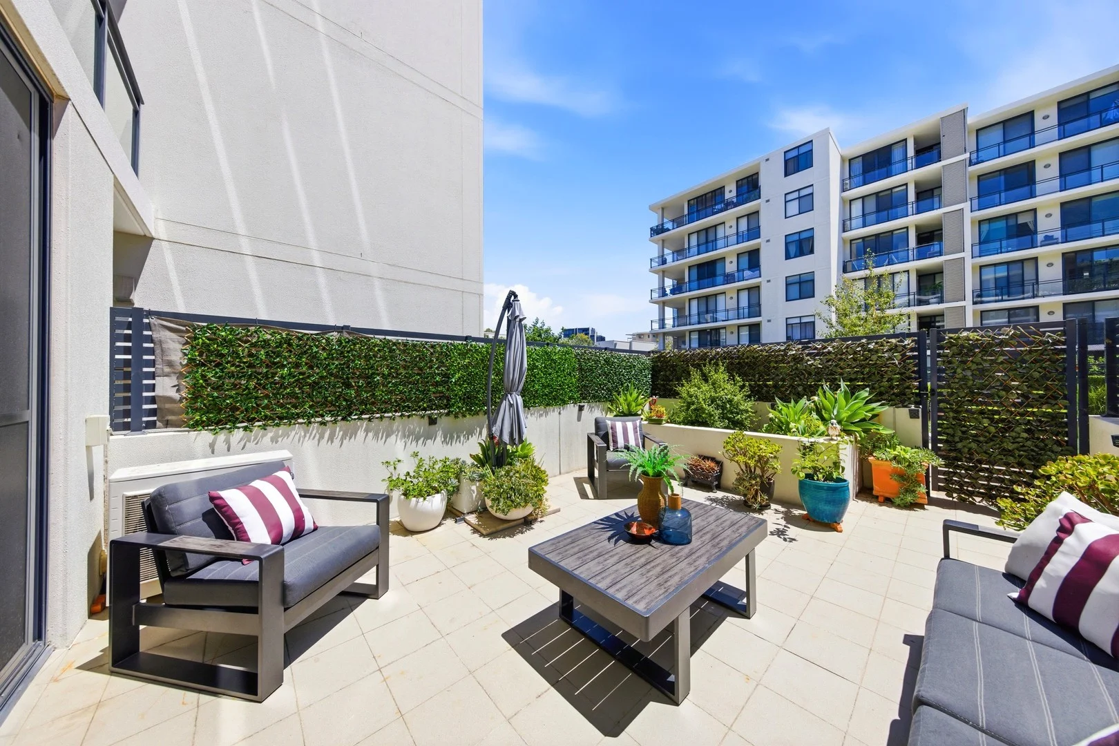 243/17 Marine Parade (1/15)