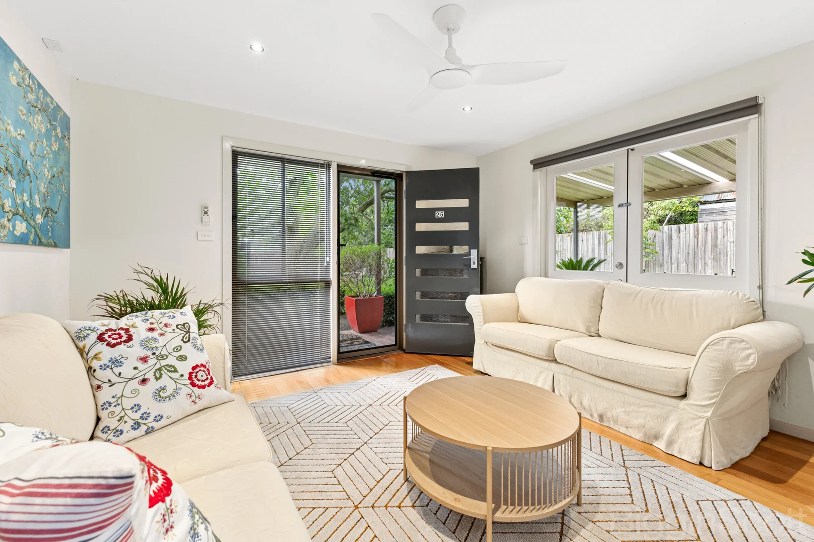 25/34 Smith Street - Image 2