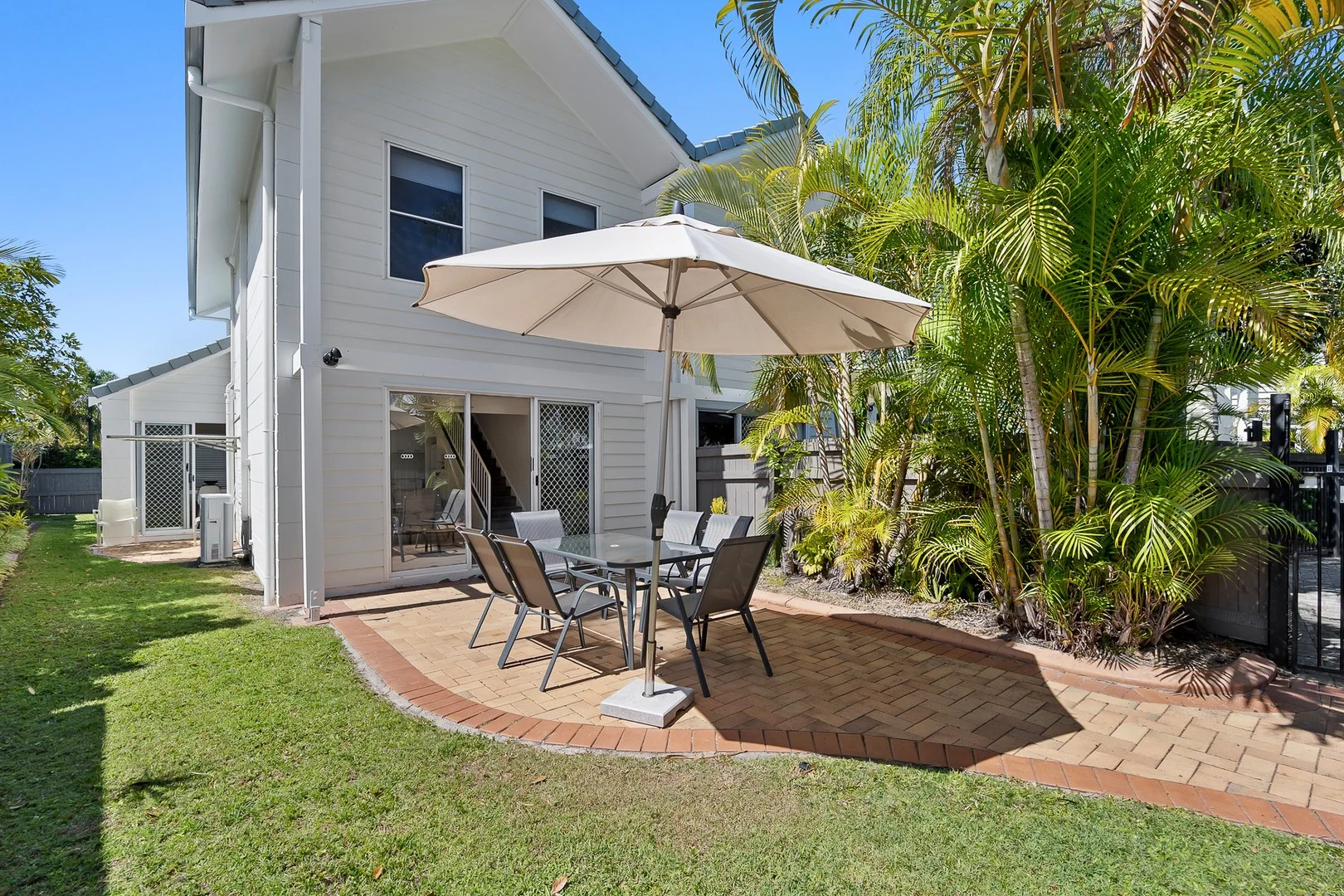 25/8-16 Munna Crescent (1/16)