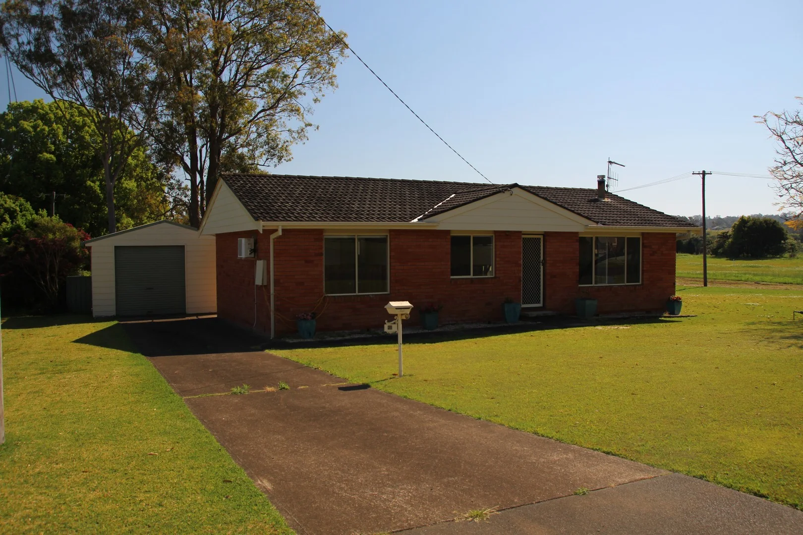 25 Appletree Street (1/1)