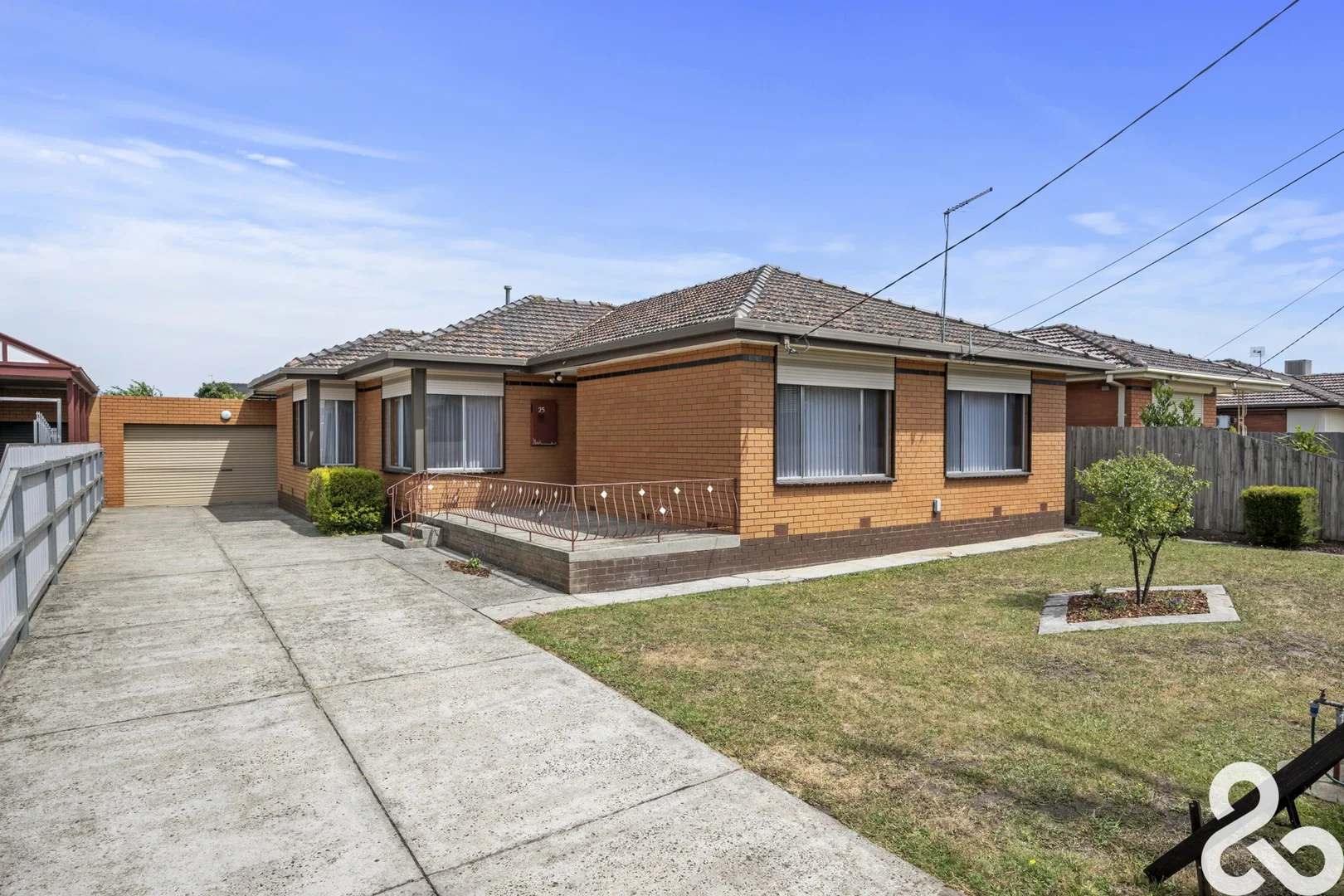 25 Jocelyn Street (1/16)