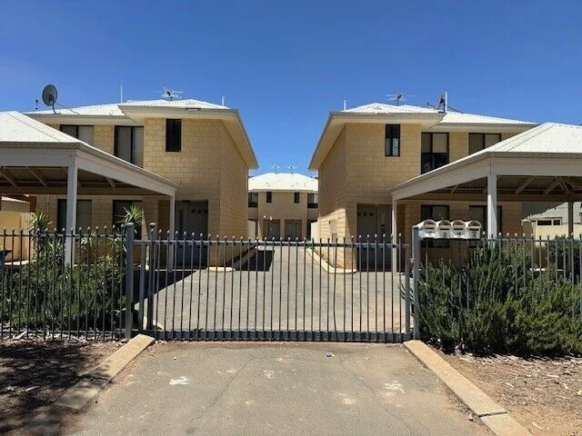25 MacDonald St (1/11)