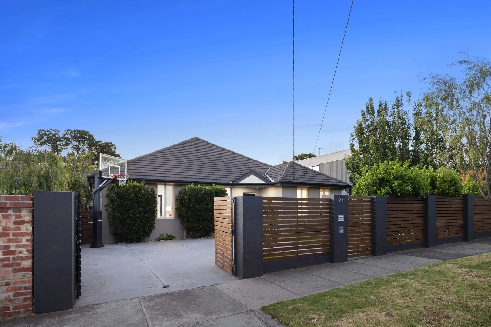 25 Miller Street (1/13)