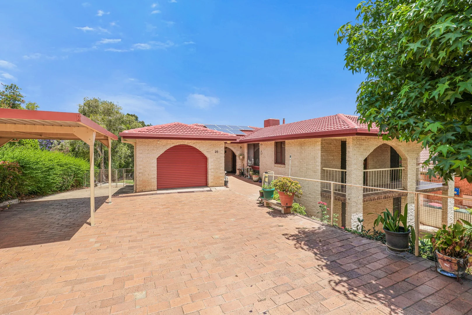 25 Monteray Street (1/1)