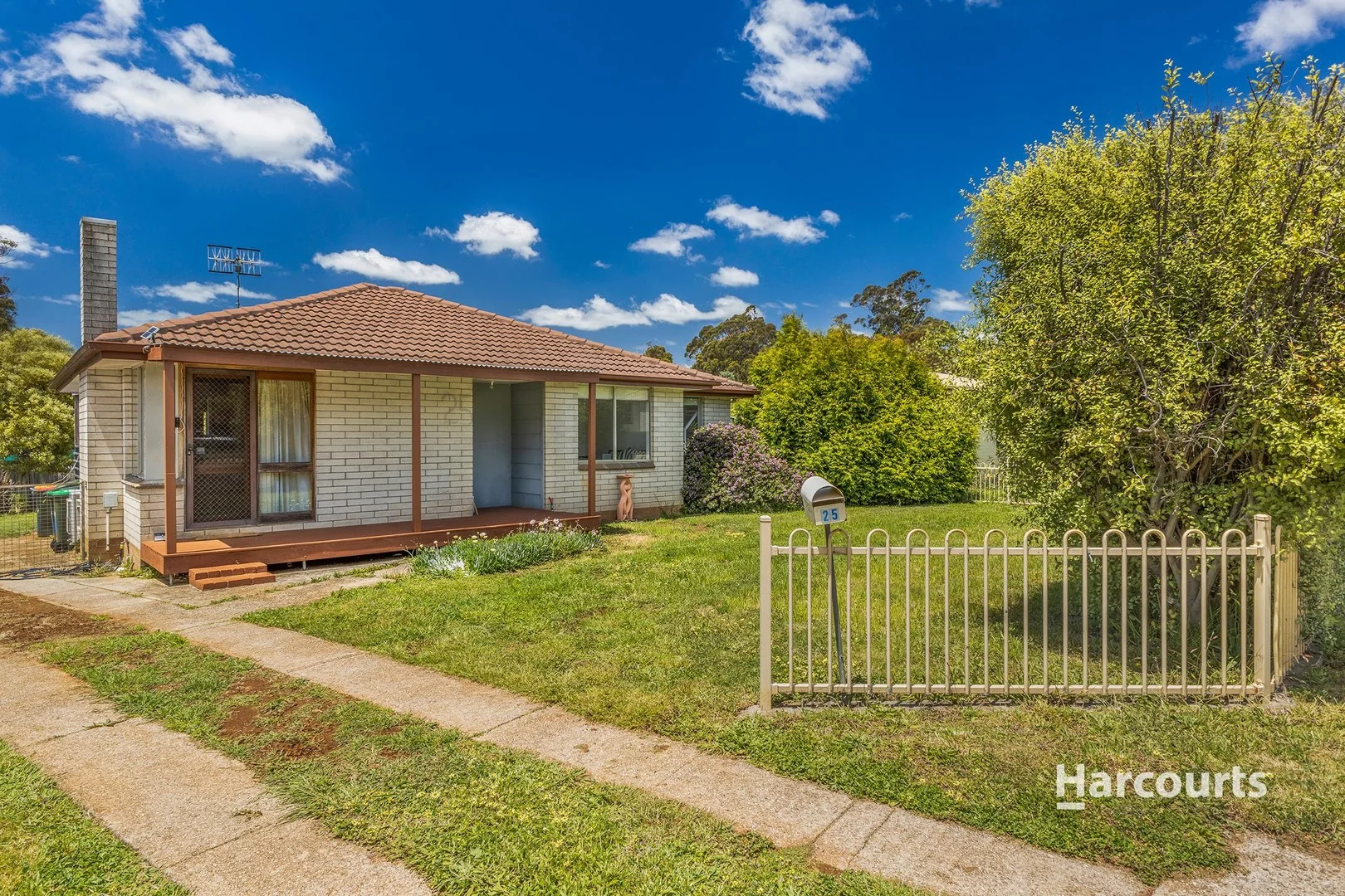 25 Turner Crescent (1/14)