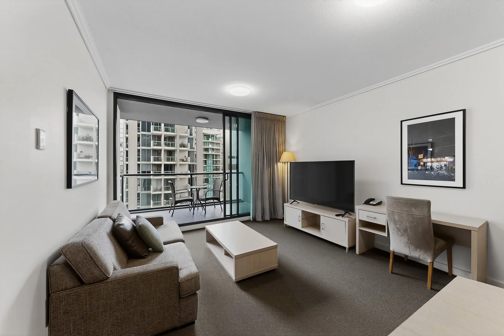 2510/128 Charlotte Street (1/18)