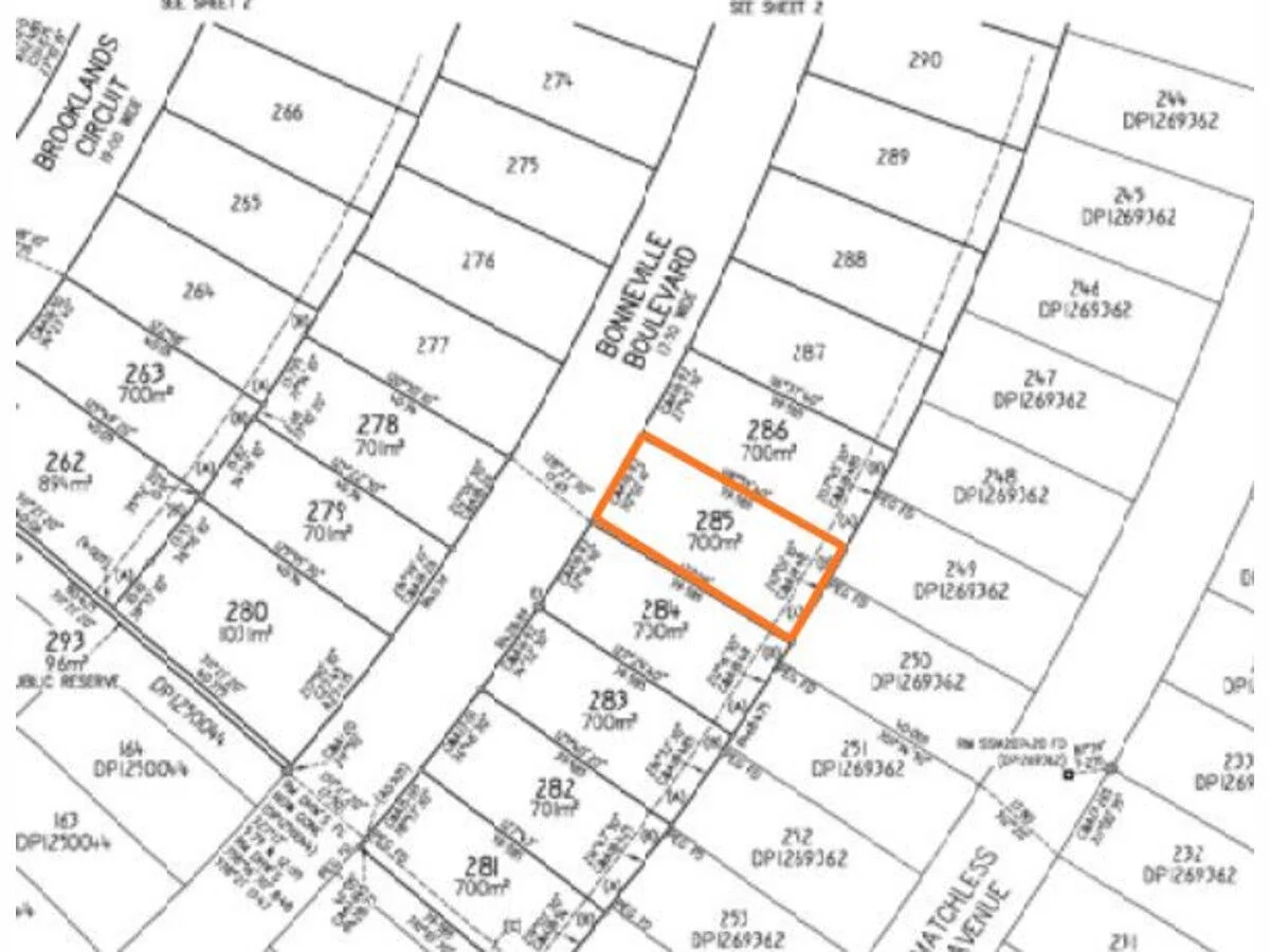 26 Bonneville Boulevard (1/3)