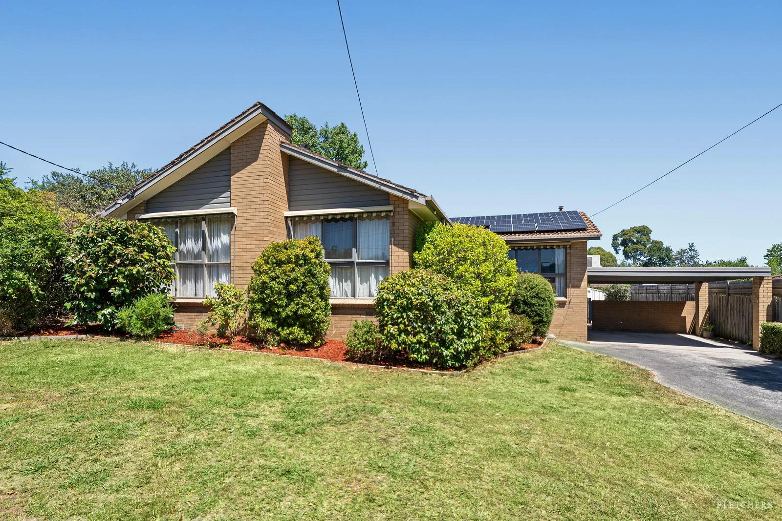 26 Larnook Crescent (1/13)