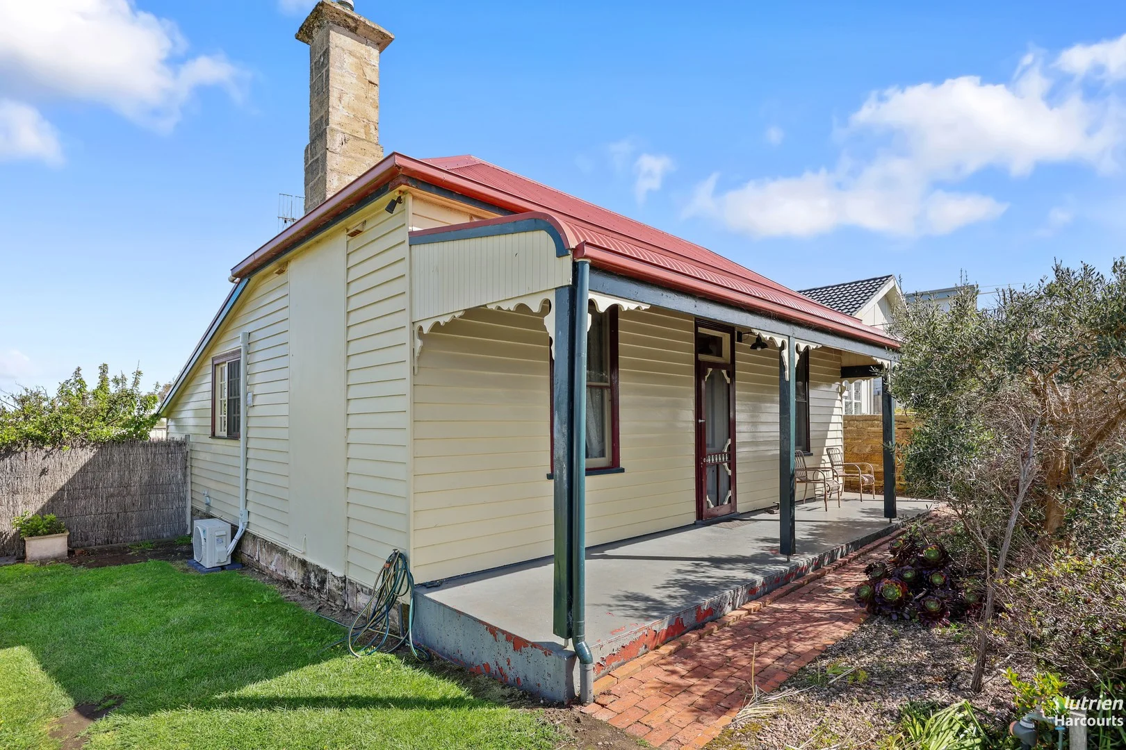 26 MacDonald Street (1/14)