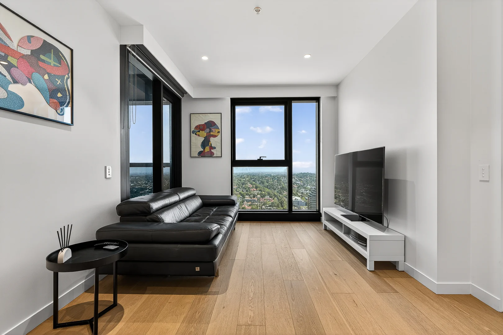 2605/545 Station Street - Image 4