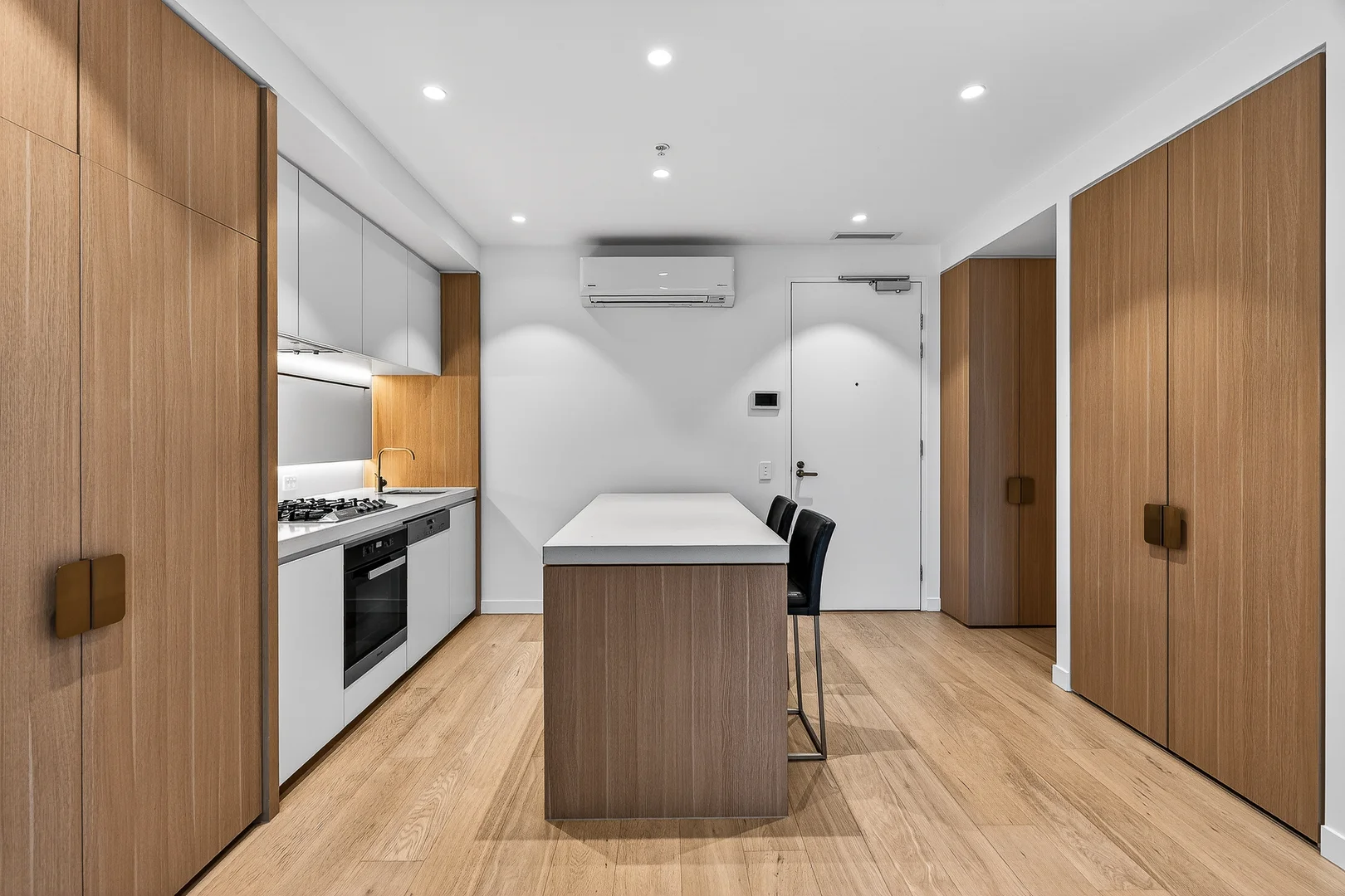 2605/545 Station Street - Image 5