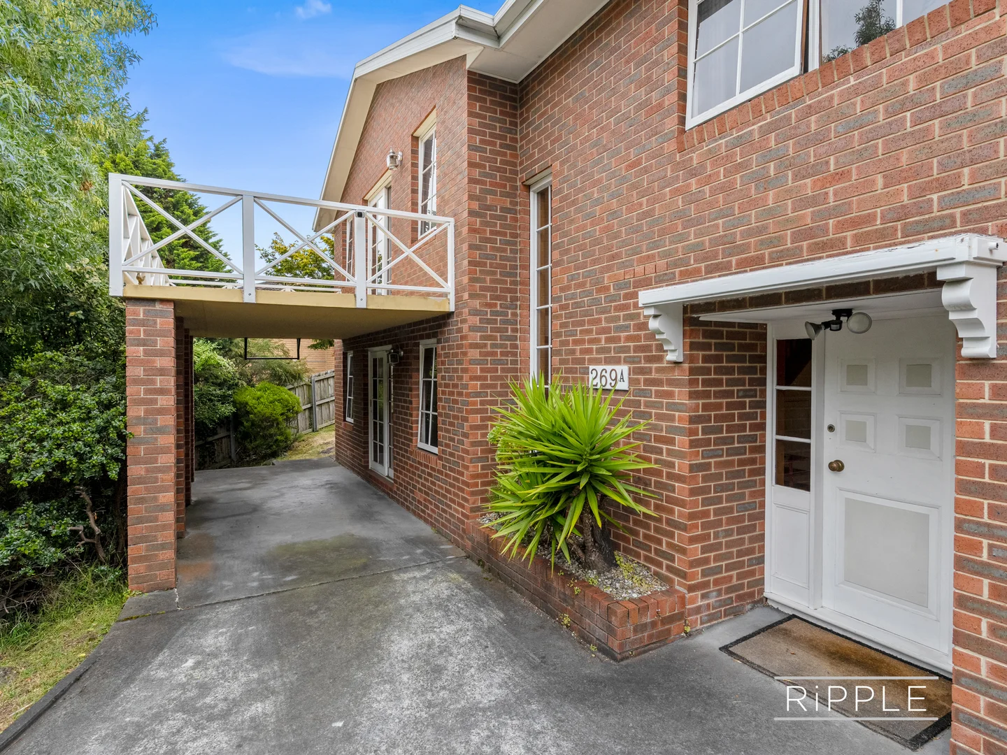 269A Churchill Avenue (1/30)