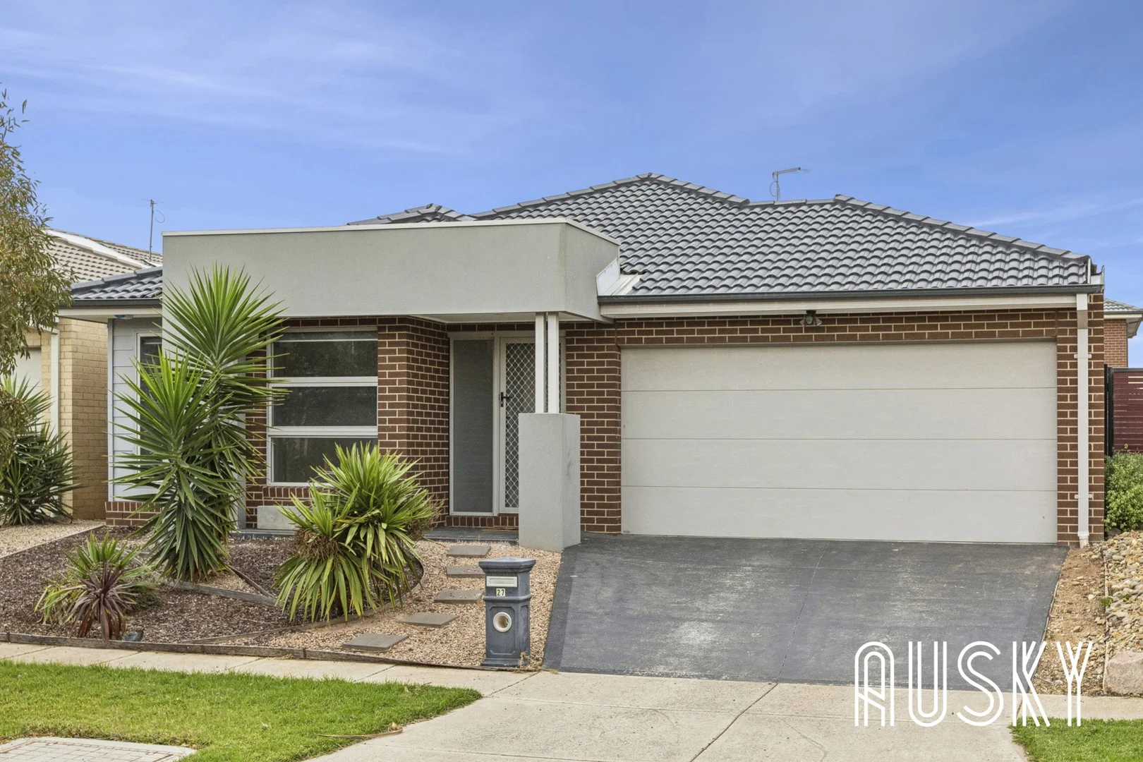 27 Aldinga Avenue (1/12)