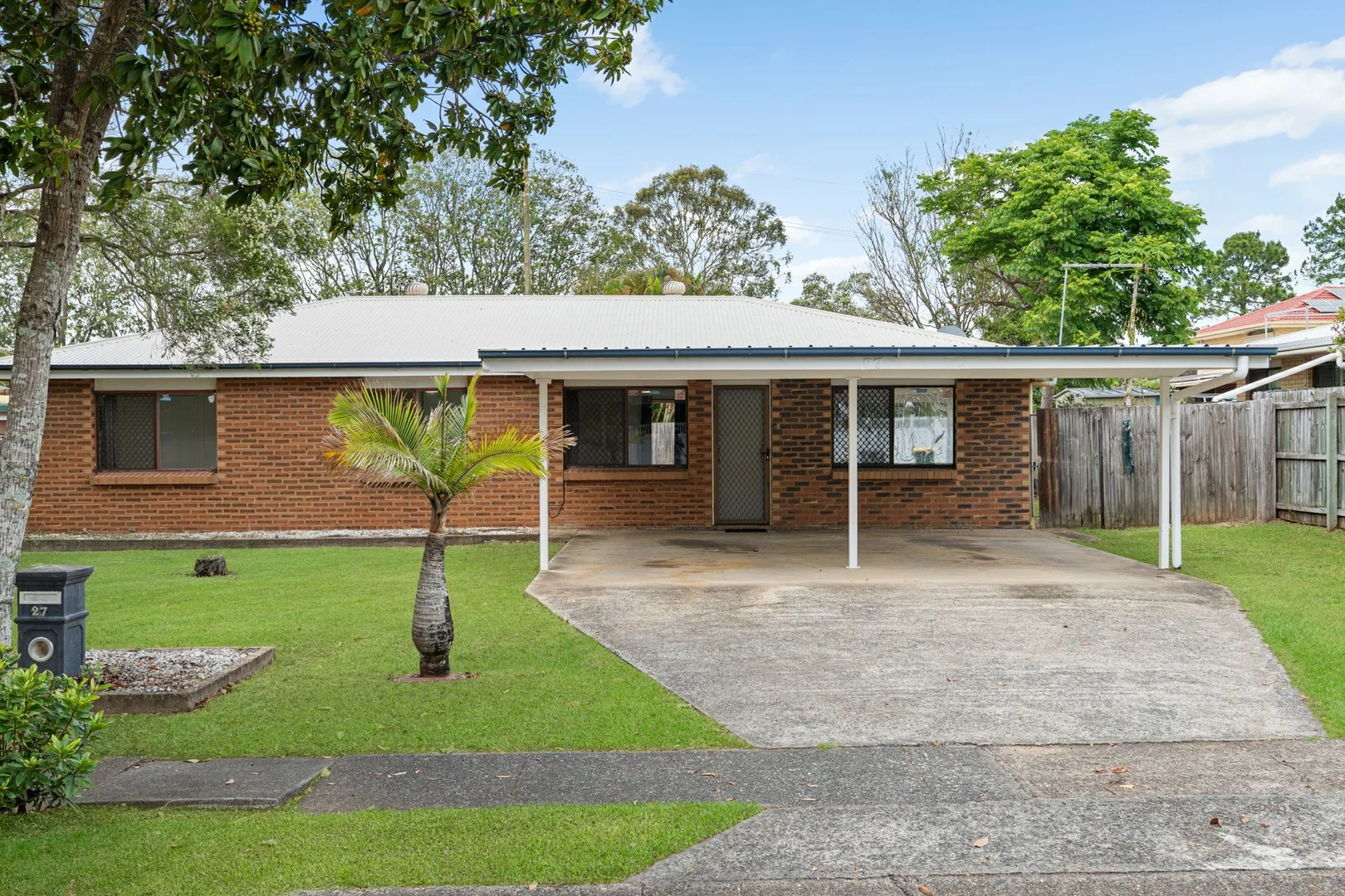 27 Headland Street (1/24)