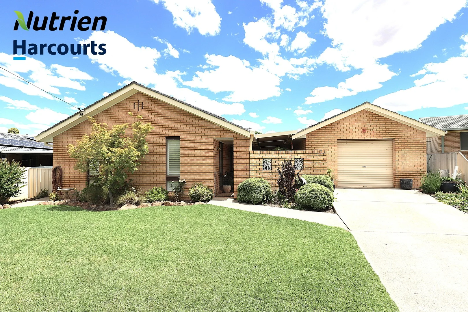 27 Hemet Crescent (1/1)