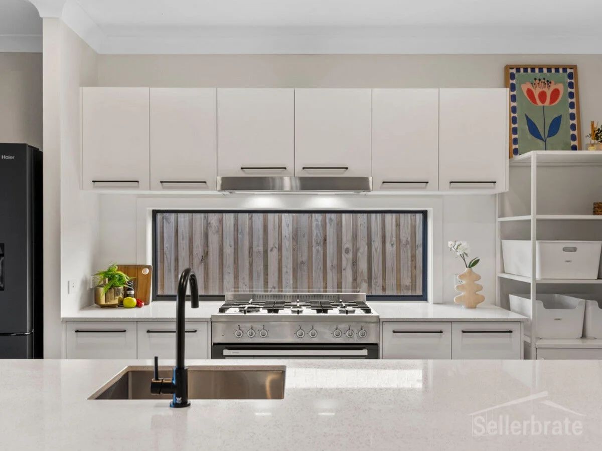 27 Kookaburra Court (1/3)