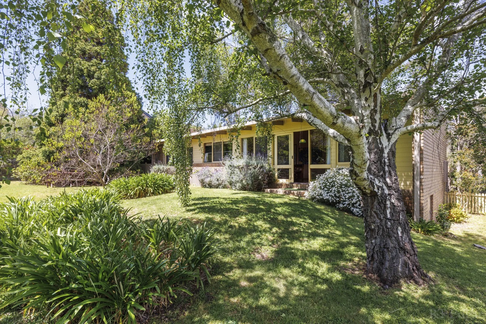 27 Nepean Place (1/16)