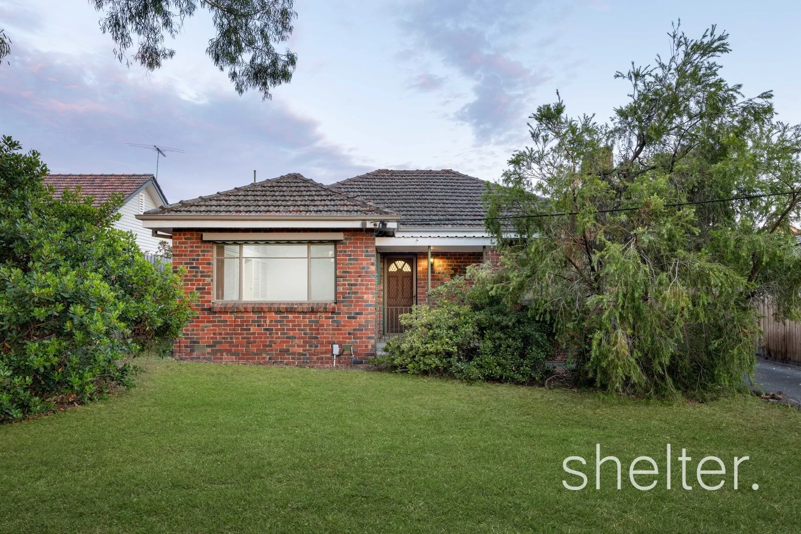 27A Ashburn Grove (1/1)