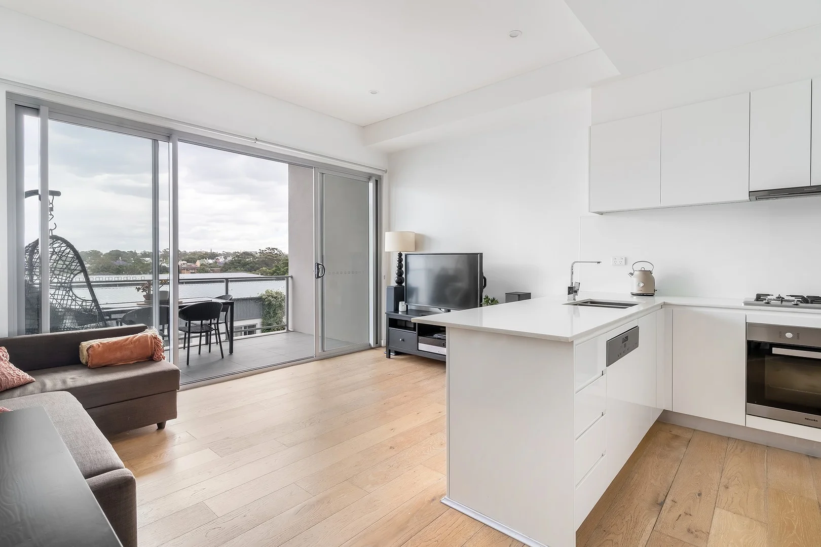 28/19 Hutchinson Street (1/1)