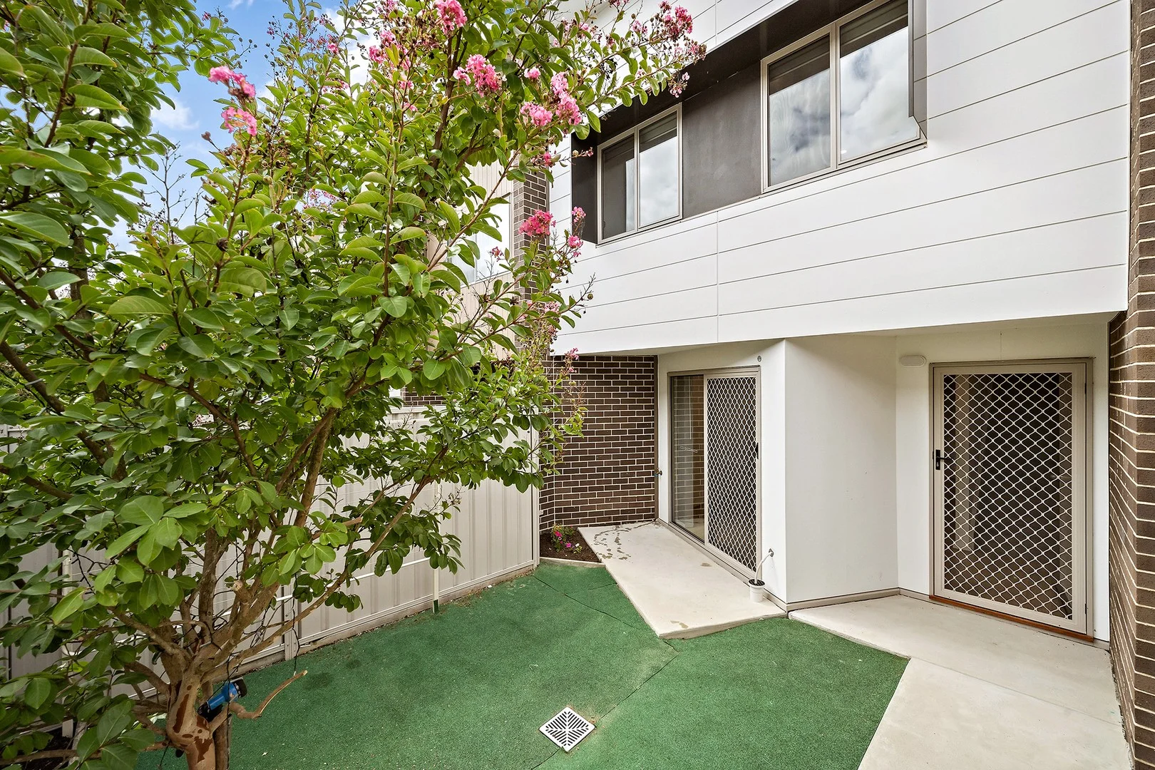 28/40 Pearlman Street (1/14)