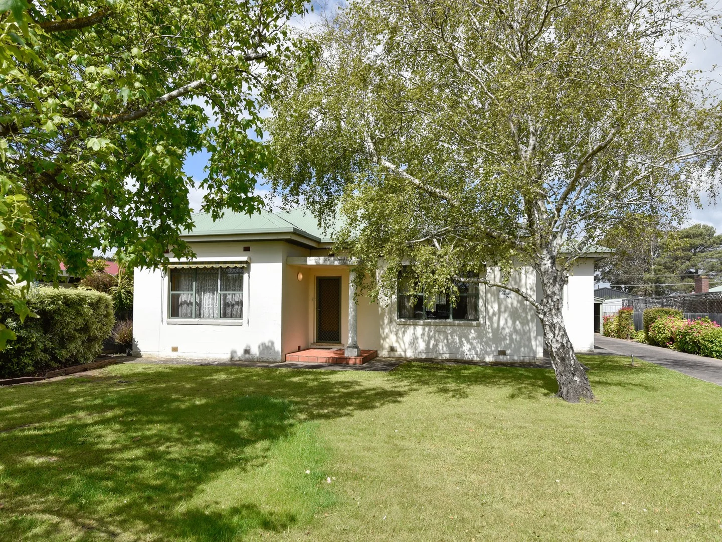28 Aitken Street (1/16)
