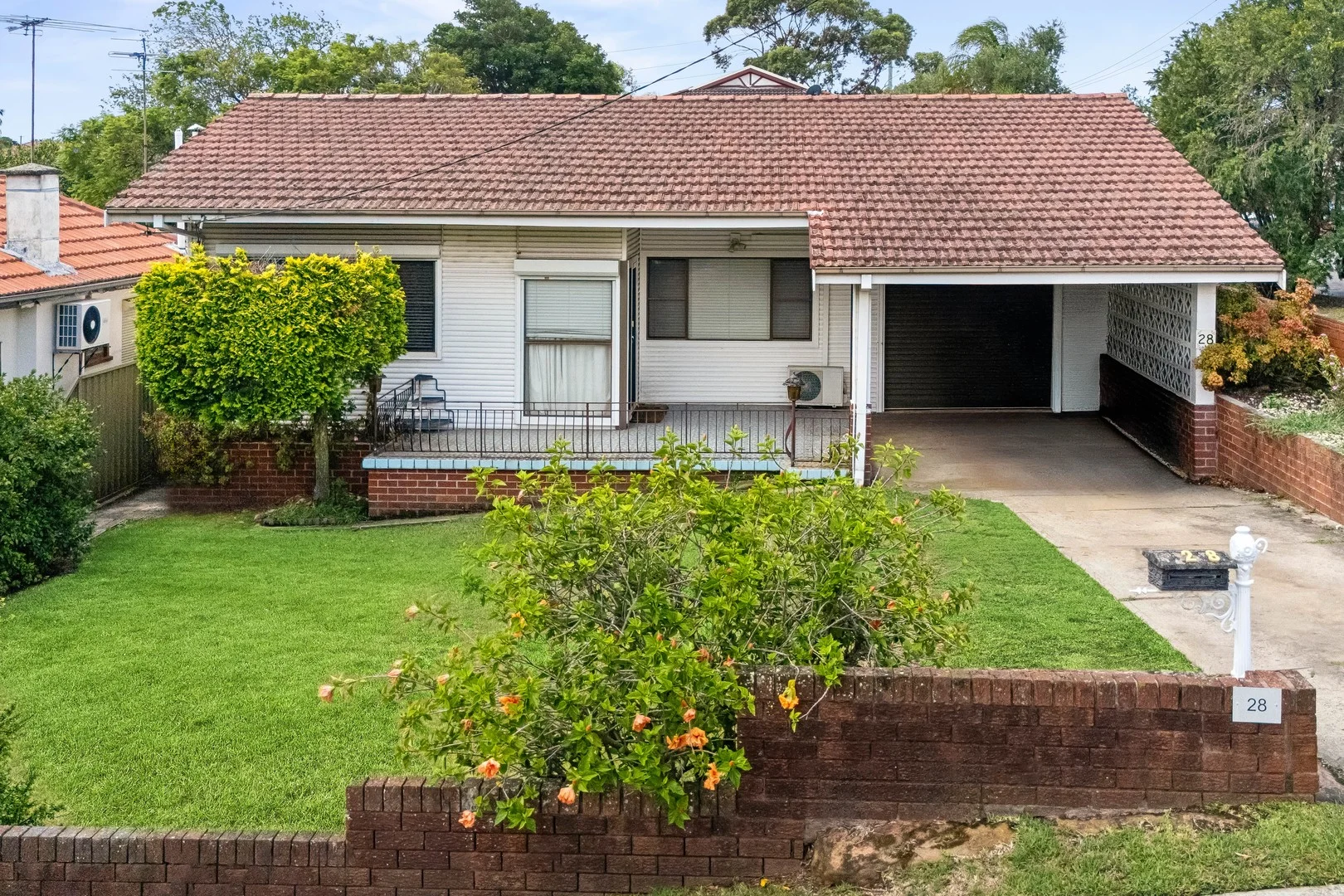 28 Bruce Street (1/11)