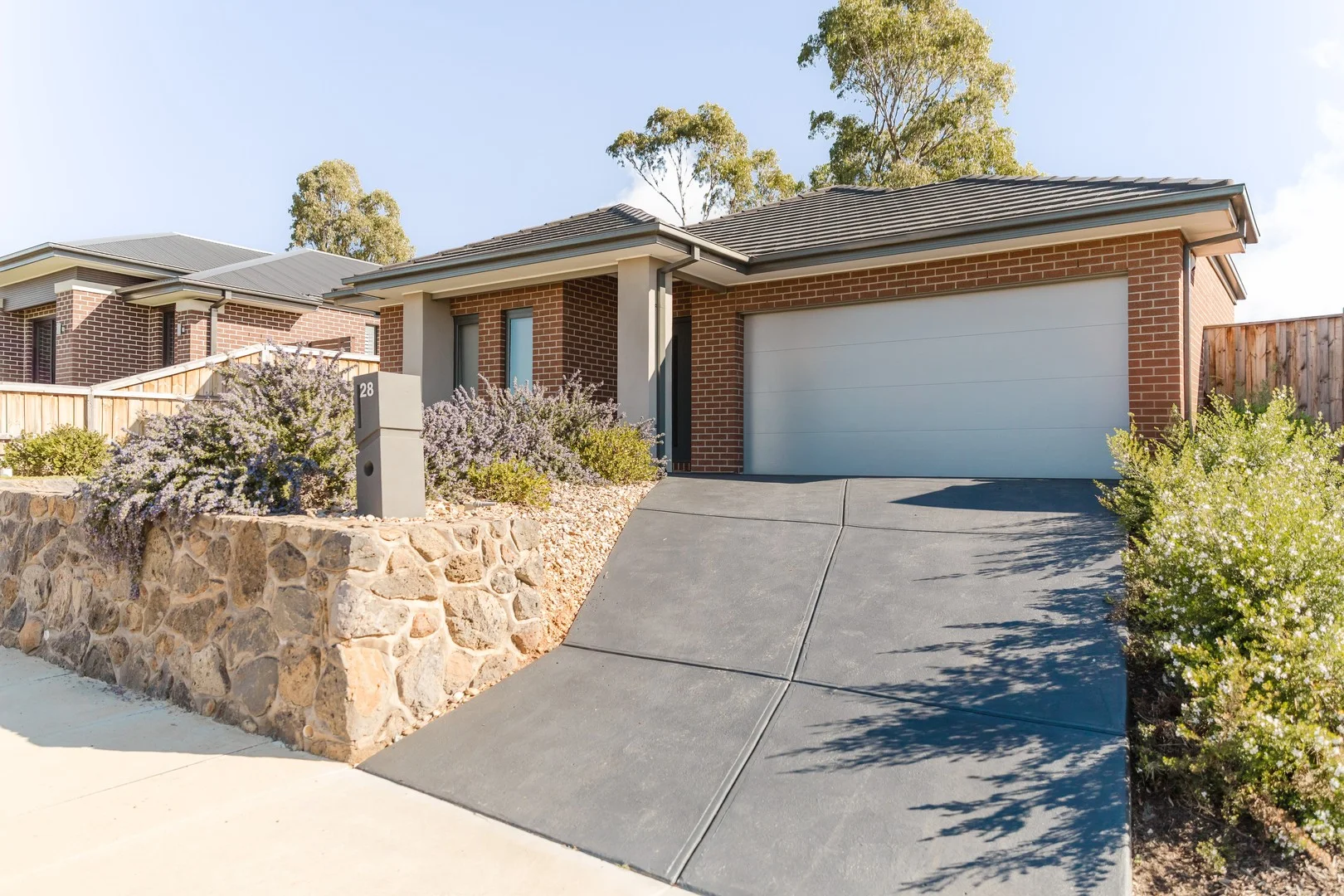 28 Holman Crescent (1/15)