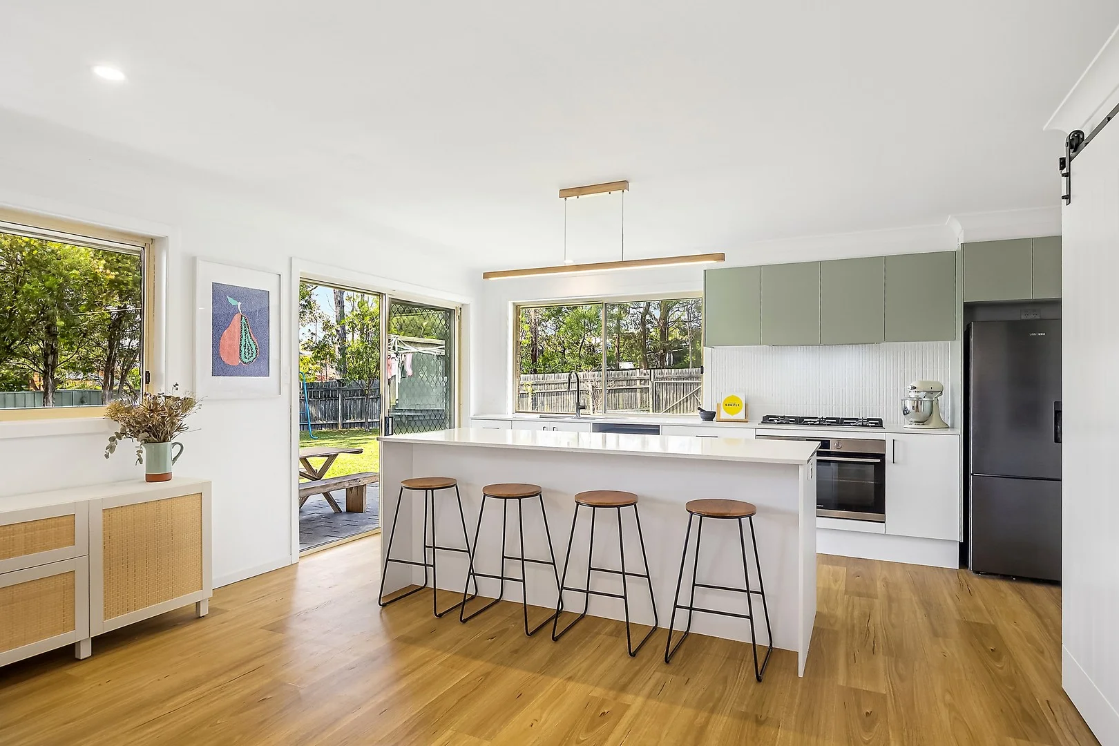 28 Lomandra Place (1/11)