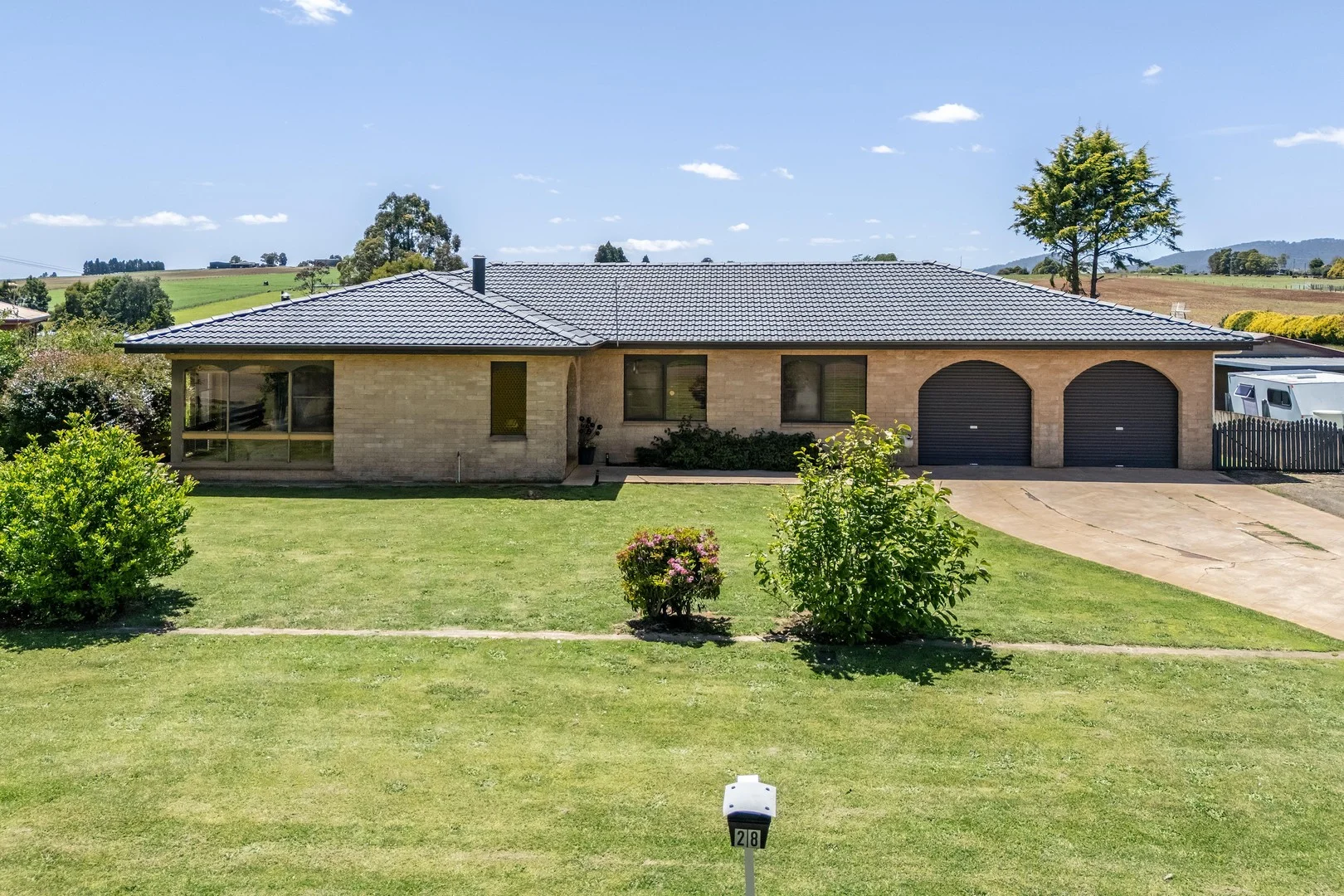28 West Minstone Road (1/30)