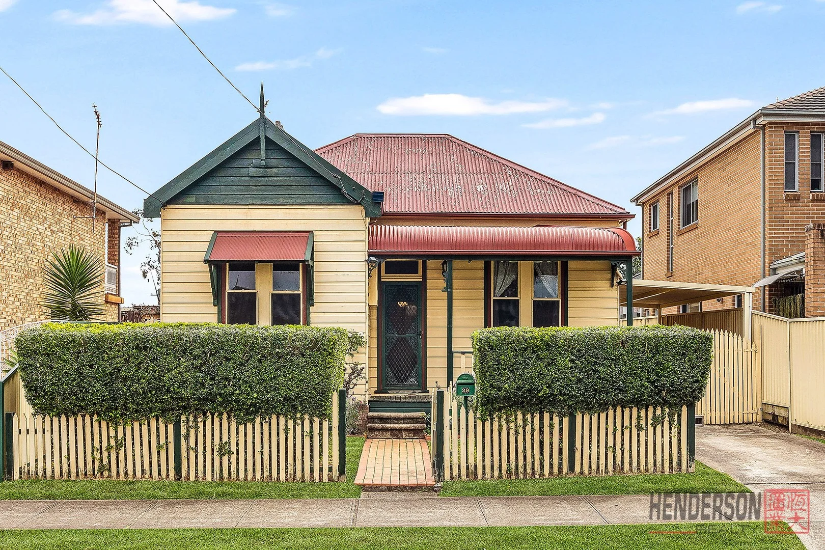 29 Carruthers Street (1/10)