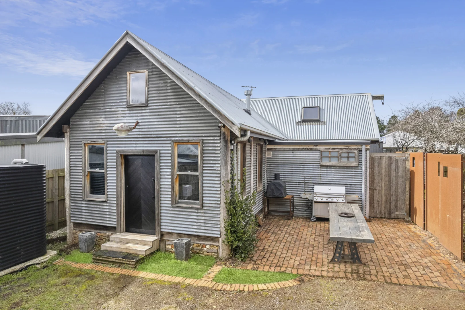 29 Tablehill Road - Image 2